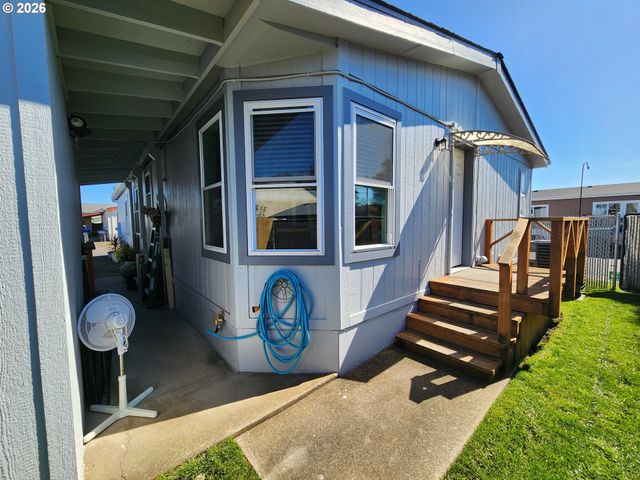 3025 HOLLYRIDGE Loop Ne, Salem, OR 97305