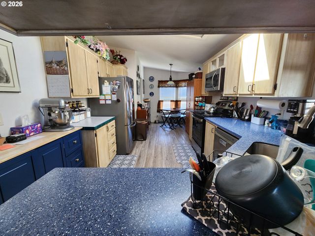 3025 HOLLYRIDGE Loop Ne, Salem, OR 97305