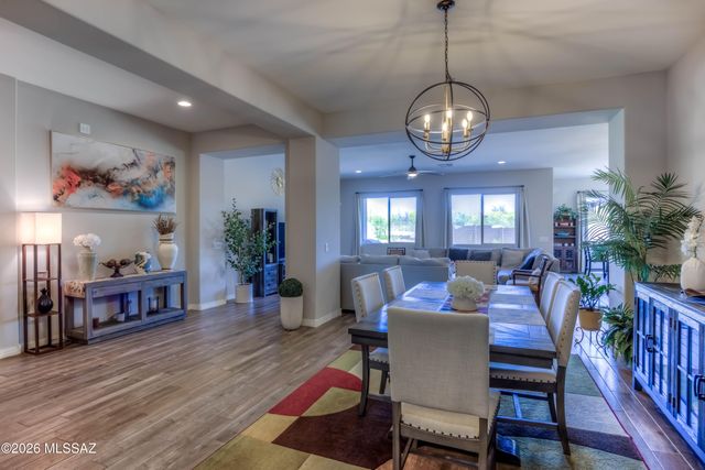 5427 W Windmill Farm, Tucson, AZ 85742