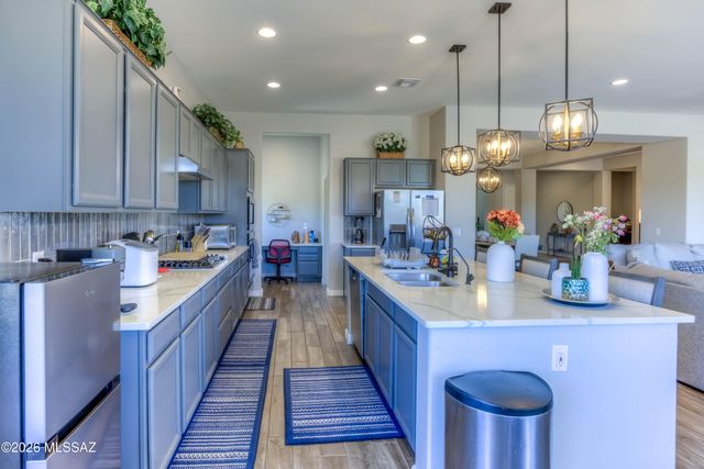 5427 W Windmill Farm, Tucson, AZ 85742