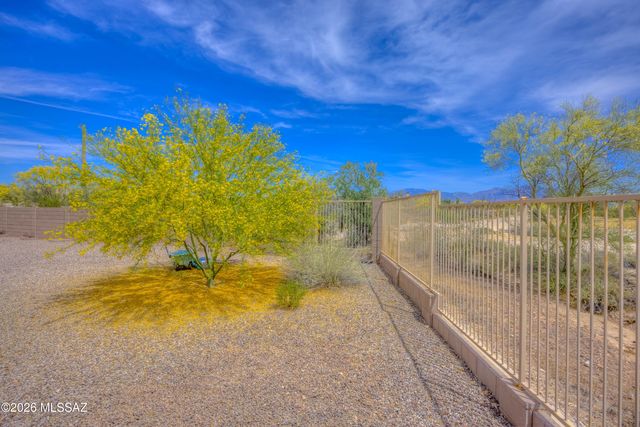 5427 W Windmill Farm, Tucson, AZ 85742