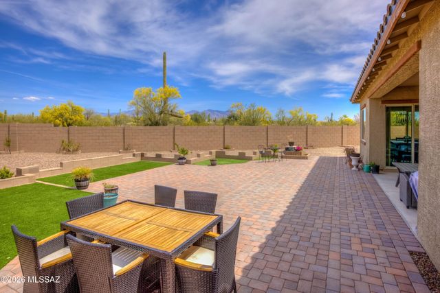 5427 W Windmill Farm Drive, Tucson, AZ 85742