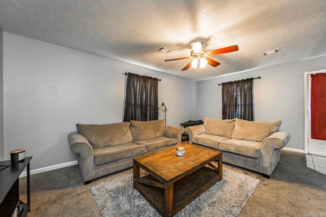 100 E Lauren Road, Searcy, AR 72143