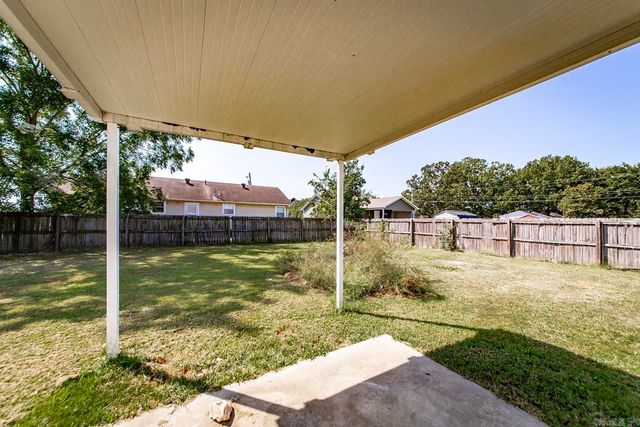 100 E Lauren Road, Searcy, AR 72143