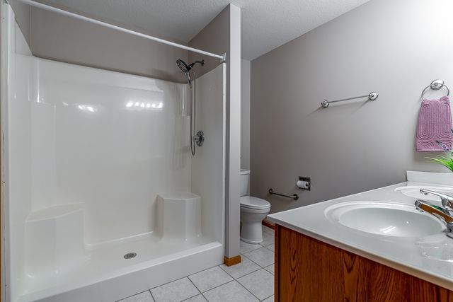 5802 Heather Avenue, Davenport, IA 52807