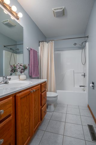 5802 Heather Avenue, Davenport, IA 52807