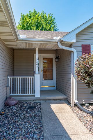 5802 Heather Avenue, Davenport, IA 52807