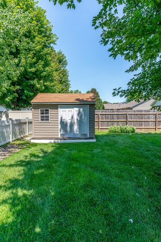 5802 Heather Avenue, Davenport, IA 52807
