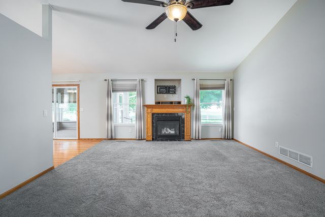 5802 Heather Avenue, Davenport, IA 52807