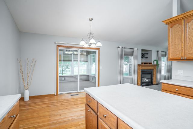 5802 Heather Avenue, Davenport, IA 52807
