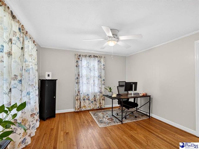 1033 E Carolina Ave, Hartsville, SC 29550