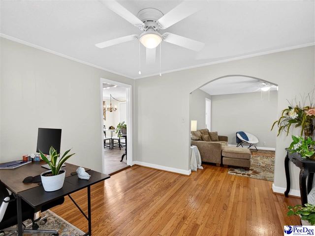 1033 E Carolina Ave, Hartsville, SC 29550
