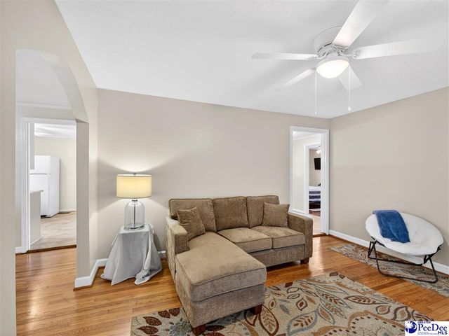 1033 E Carolina Ave, Hartsville, SC 29550
