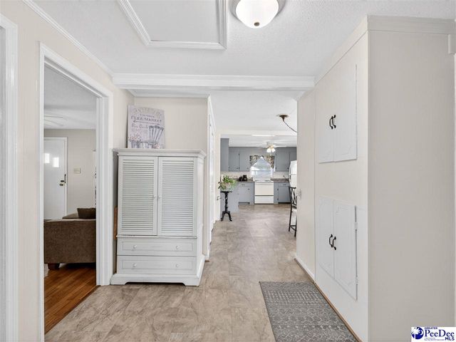 1033 E Carolina Ave, Hartsville, SC 29550
