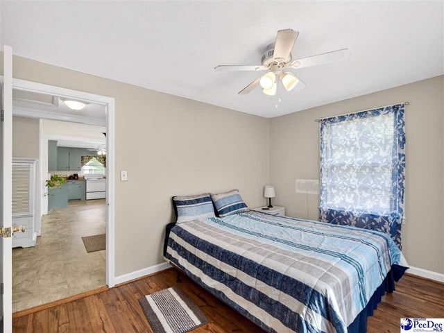 1033 E Carolina Ave, Hartsville, SC 29550