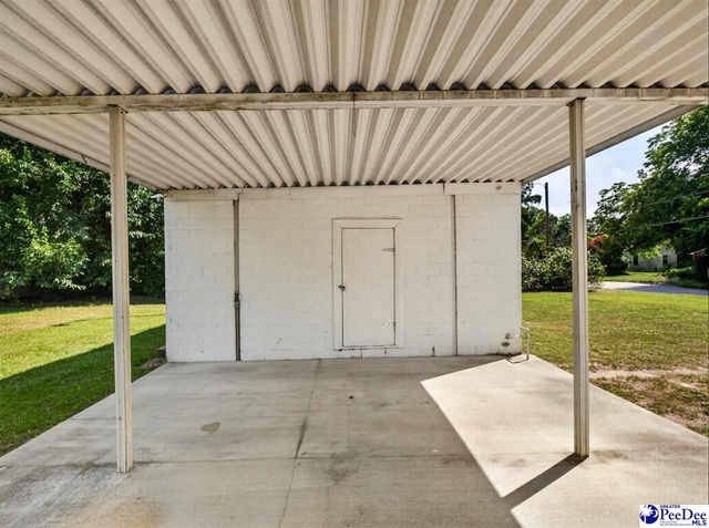 1033 E Carolina Ave, Hartsville, SC 29550