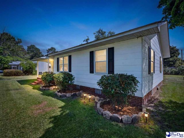 1033 E Carolina Ave, Hartsville, SC 29550
