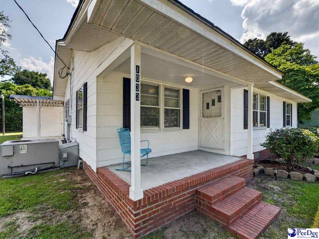 1033 E Carolina Ave, Hartsville, SC 29550