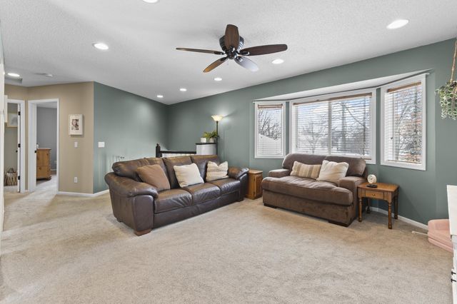 5462 Kalenda Drive NE, Albertville, MN 55301