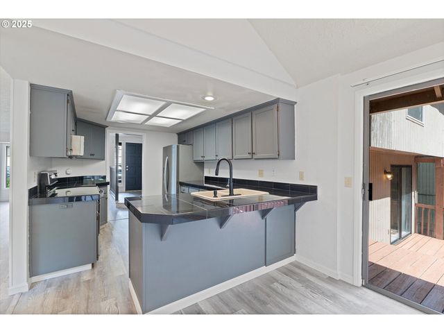 15176 Sw KILCHIS Ct, Beaverton, OR 97007
