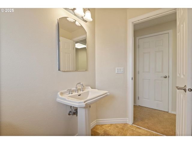 15176 Sw KILCHIS Ct, Beaverton, OR 97007