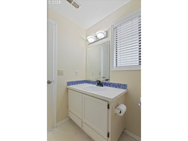 15176 Sw KILCHIS Ct, Beaverton, OR 97007