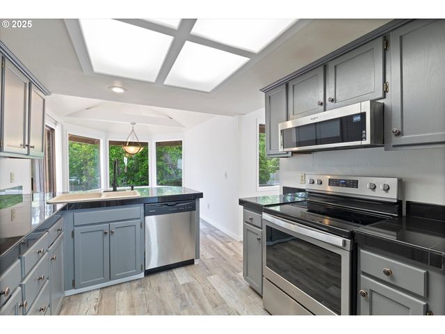 15176 Sw KILCHIS Ct, Beaverton, OR 97007