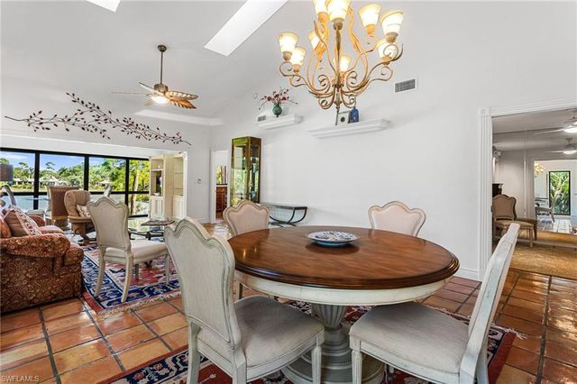 15470 Cedarwood LN 201, Naples, FL 34110