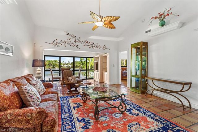 15470 Cedarwood LN 201, Naples, FL 34110