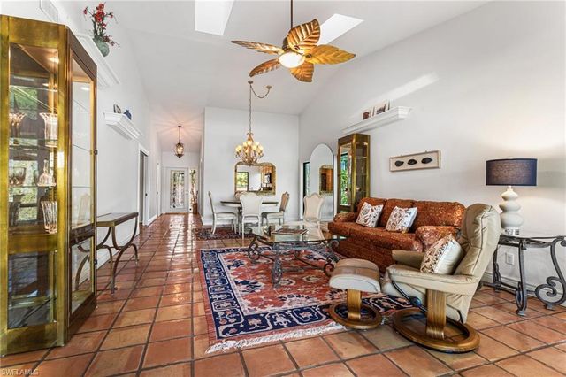 15470 Cedarwood LN 201, Naples, FL 34110