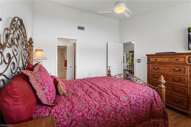 15470 Cedarwood LN 201, Naples, FL 34110