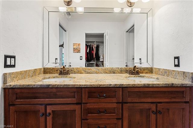 15470 Cedarwood LN 201, Naples, FL 34110