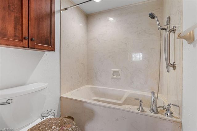 15470 Cedarwood LN 201, Naples, FL 34110