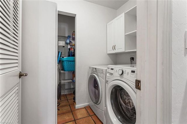 15470 Cedarwood LN 201, Naples, FL 34110