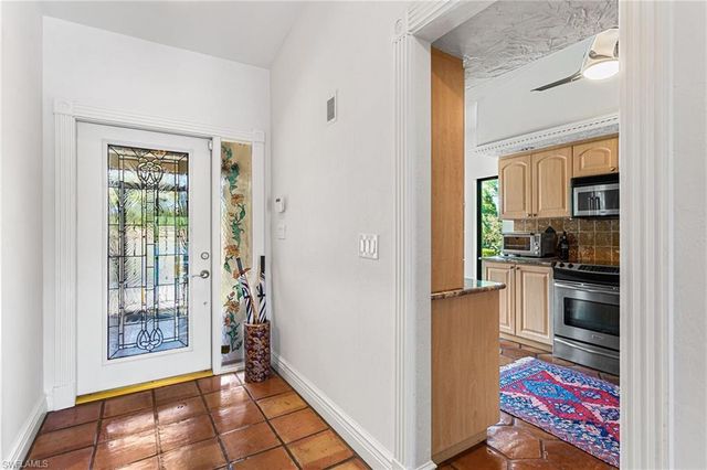 15470 Cedarwood LN 201, Naples, FL 34110