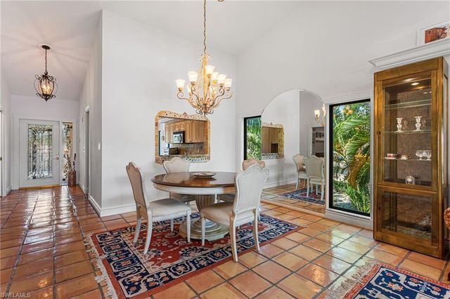 15470 Cedarwood LN 201, Naples, FL 34110