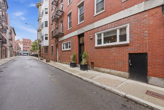 34 Clark St 5, Boston, MA 02109