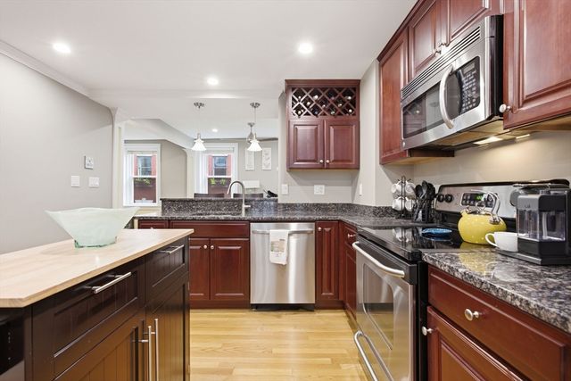 34 Clark St 5, Boston, MA 02109