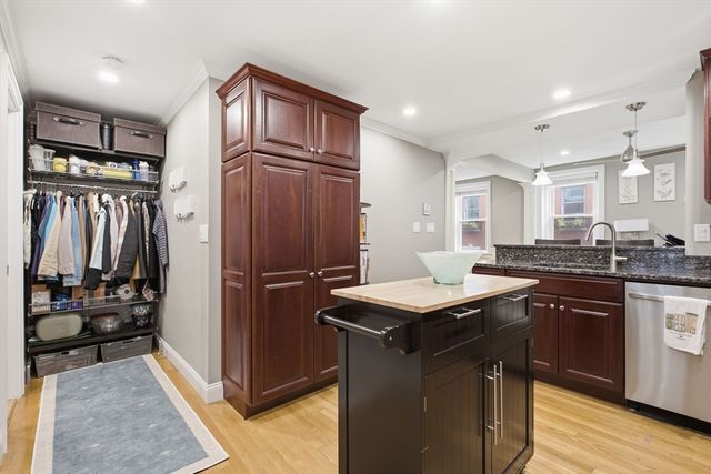 34 Clark St 5, Boston, MA 02109