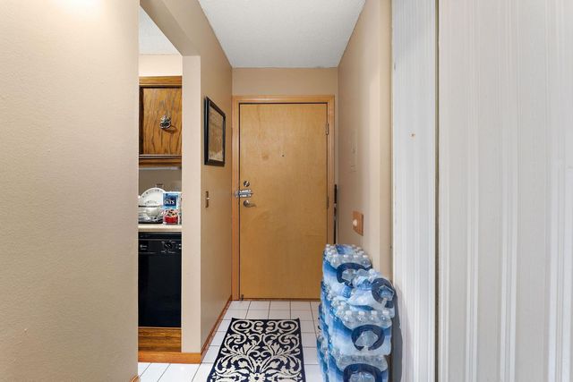 4512 Cedar Lake Road S 3, Saint Louis Park, MN 55416