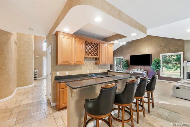 52018 Loon Court, Utica, MI 48315