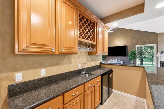 52018 Loon Court, Utica, MI 48315