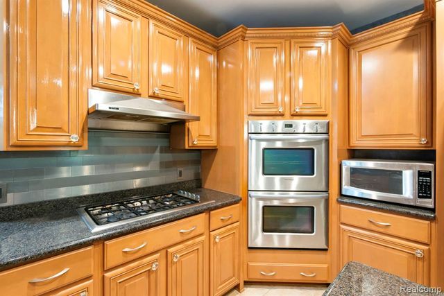 52018 Loon Court, Utica, MI 48315