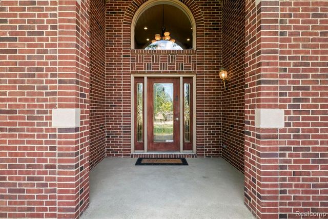 52018 Loon Court, Utica, MI 48315