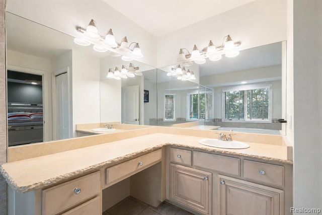 52018 Loon Court, Utica, MI 48315