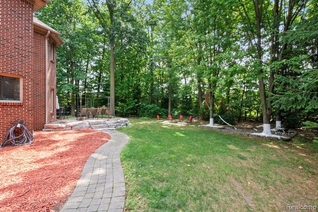 52018 Loon Court, Utica, MI 48315