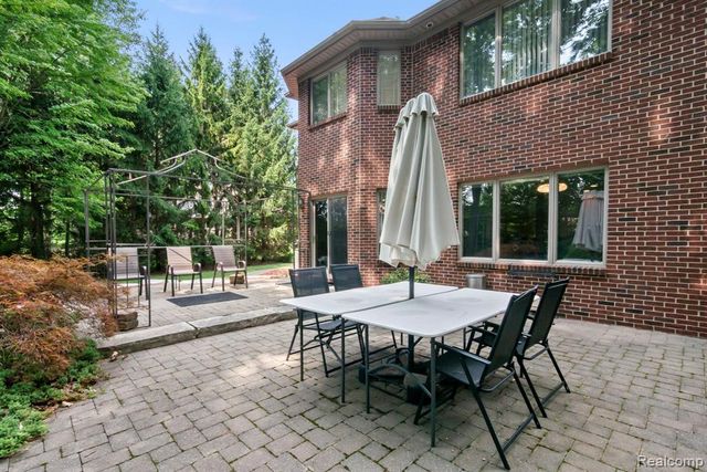 52018 Loon Court, Utica, MI 48315