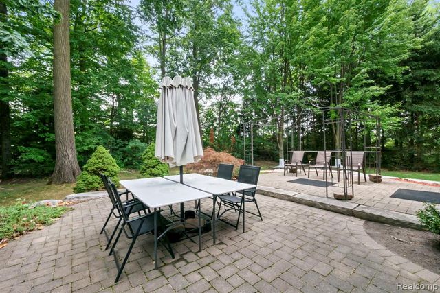 52018 Loon Court, Utica, MI 48315