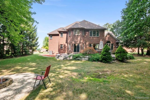 52018 Loon Court, Utica, MI 48315