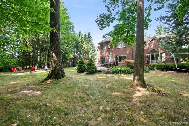 52018 Loon Court, Utica, MI 48315